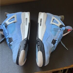Jordan 4 University Blue Used 9.5
